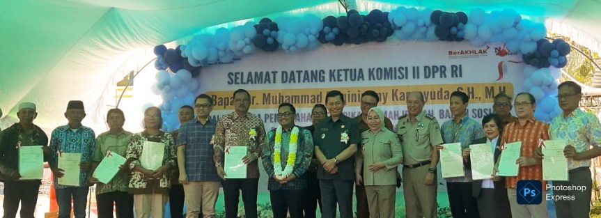 Diserahkan Ketua Komisi II DPR RI, ATR/BPN Sulut Serahkan Sertifikat Tanah Untuk Rumah Ibadah, Badan Sosial dan Pemkot&nbsp;Manado