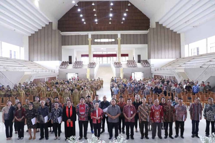 Bupati Robby Dondokambey Minta Hukum Tua di Minahasa ‘Tidak&nbsp;Arogan’