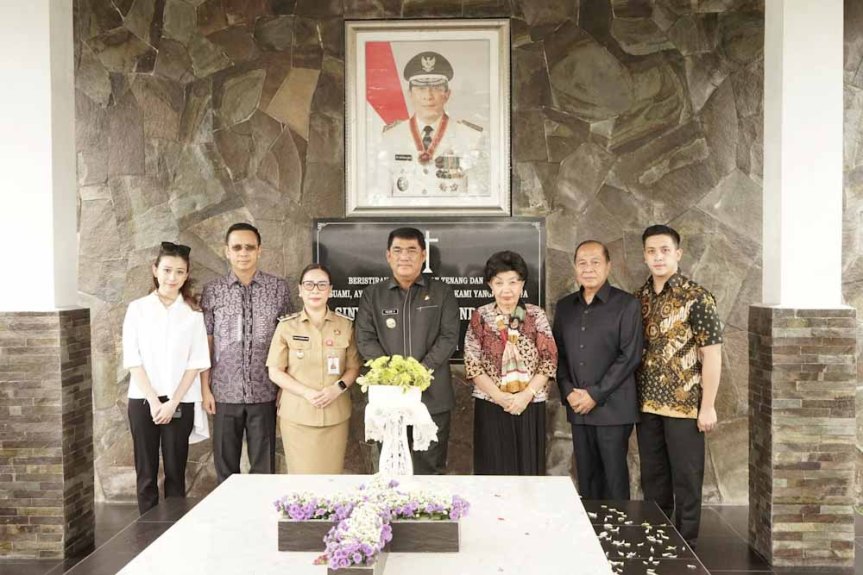 Wabup VaSung Dampingi Gubernur Sulut YSK Ziarah ke Makam&nbsp;SHS