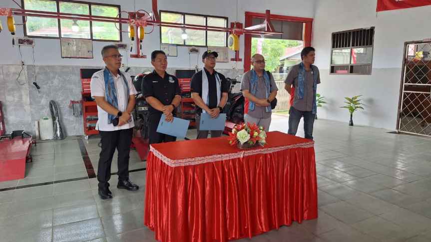 DAW Resmikan Bengkel TEFA di SMKN 8 Manado untuk Cetak Siswa Siap Kerja di Industri&nbsp;Otomotif