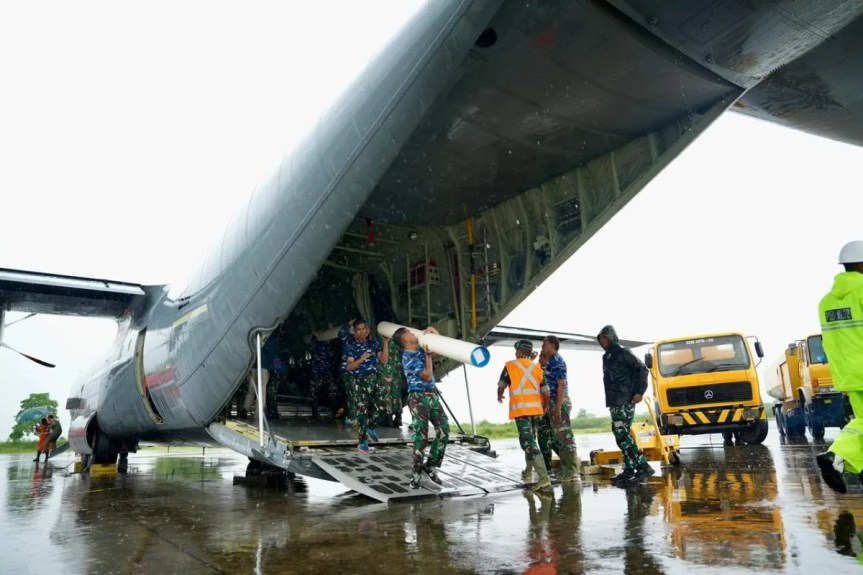 PLN Gunakan Helikopter dan TNI Untuk Bangun Tower Darurat, Target Pulihkan Listrik Aceh dan Sibolga dalam Dua&nbsp;Hari