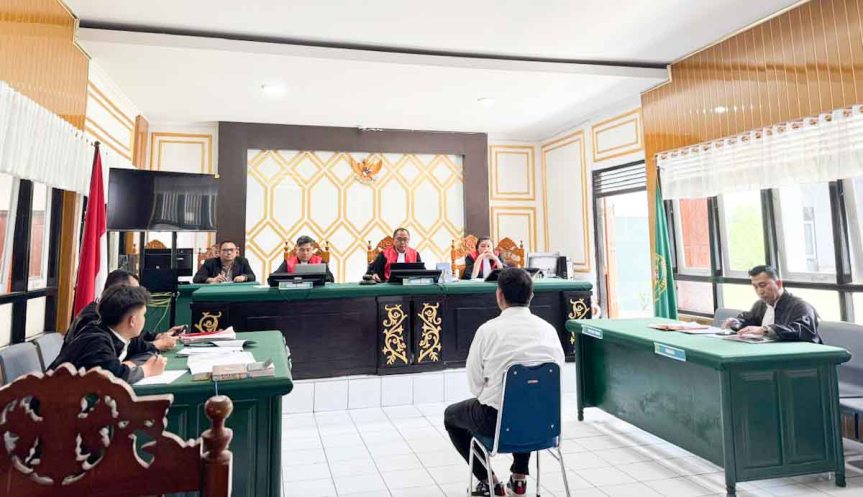 Sidang Penggelapan di PN Tondano, Raymond Umboh Bantah Dakwaan dan Akui Penjualan Aset Miliaran&nbsp;Rupiah